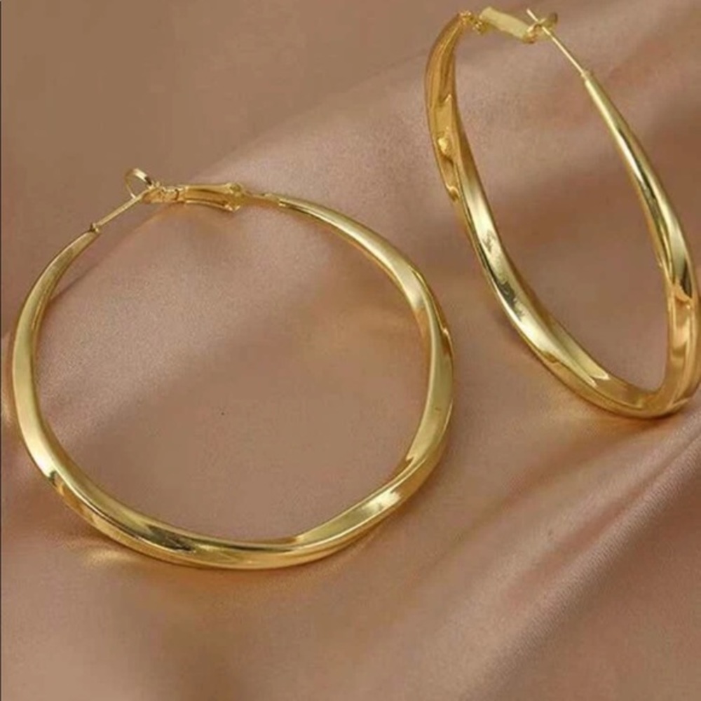 New Golden Tone Twisted Simple Hoops